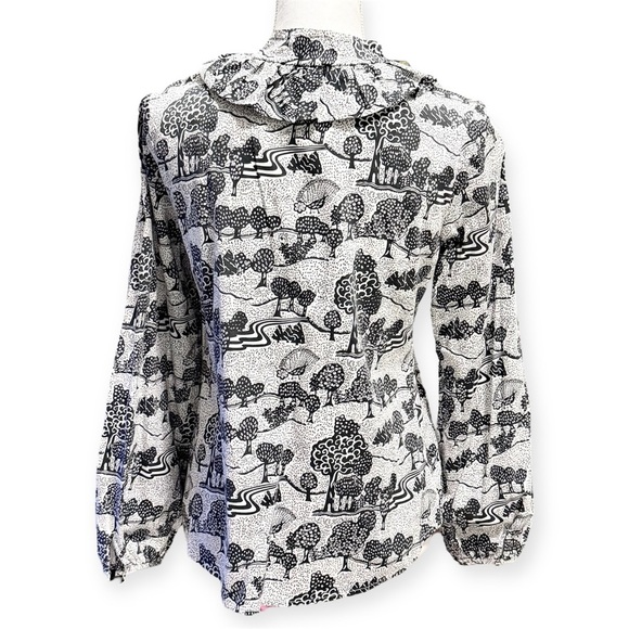 Elizabeth McKay Black & White Ruffle V-neck Blouse Artsy Trees Size 4 - Picture 5 of 14